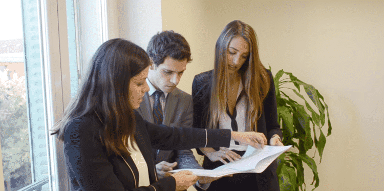 contratar un abogado online